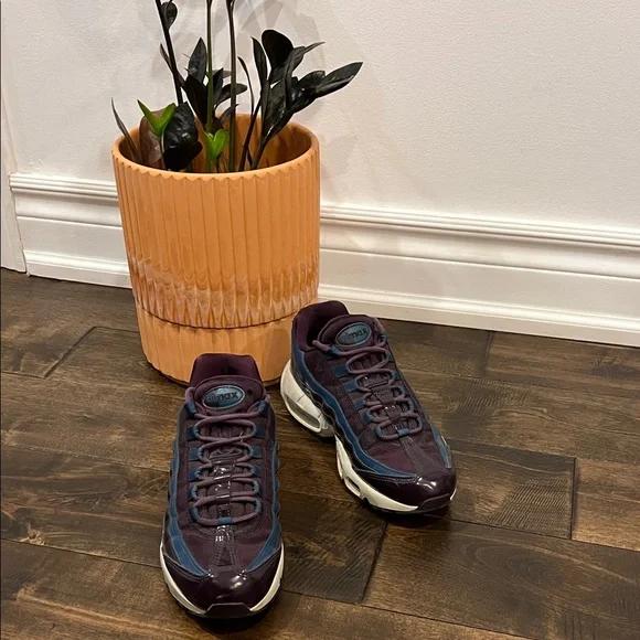 Nike Air Max 95 SE Port Wine / Space Blue - Picture 2 of 9